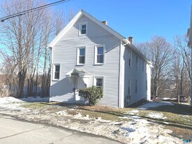 65 Chambers St in Waterbury, CT - Building Photo