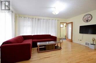 9925-9106 106 Ave in Grande Prairie, AB - Building Photo - Building Photo