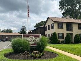 18C Foxhall in Middlesex, NJ - Building Photo