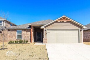 1617 Maroon Dr in El Reno, OK - Building Photo
