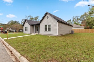 658 Dunn St in Tallahassee, FL - Building Photo - Building Photo