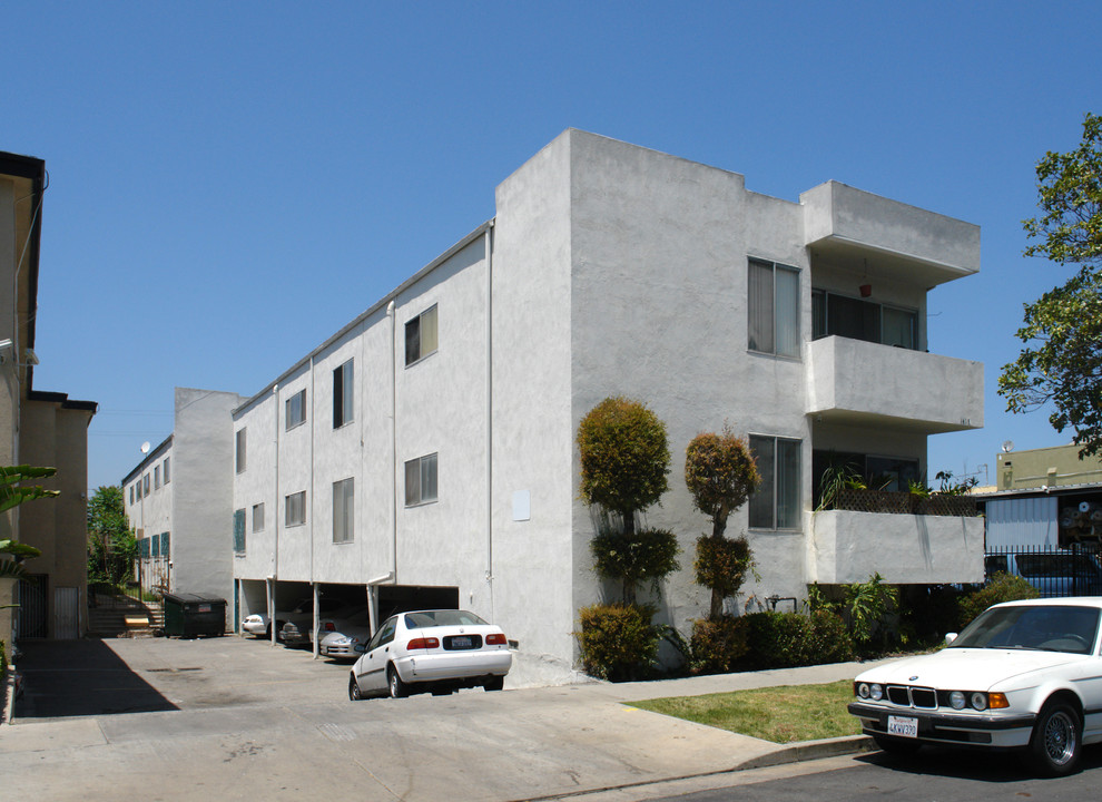 1415 S Point View in Los Angeles, CA - Building Photo