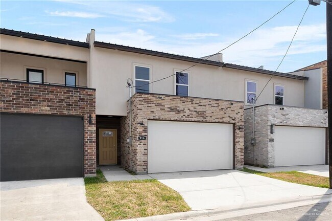 916 S Bicentennial Blvd