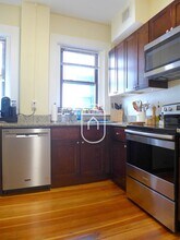 92 Marion St in Brookline, MA - Building Photo - Building Photo