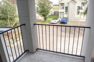 1010 Jesse St, Unit Upstairs in Weslaco, TX - Building Photo - Building Photo