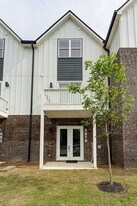5679 Sofias Cir, Unit A1 in Chattanooga, TN - Building Photo