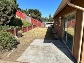18891 Hoover St in Salinas, CA - Building Photo - Building Photo
