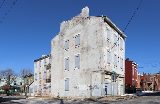 1901 Baymiller St