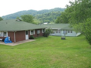 Hot Springs Apartments in Hot Springs, VA - Building Photo - Building Photo