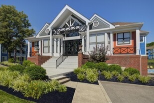 McCauly Crossing in Cincinnati, OH - Building Photo