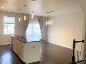 67 Nicholas Dr E in Des Plaines, IL - Building Photo - Building Photo