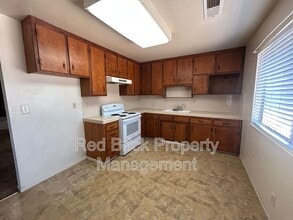 7090 Louise Ave in Winton, CA - Building Photo - Building Photo