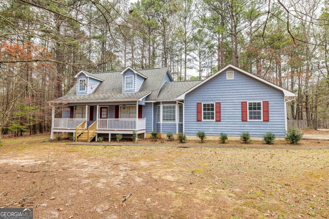 14 Hiram Dr in Newnan, GA - Building Photo