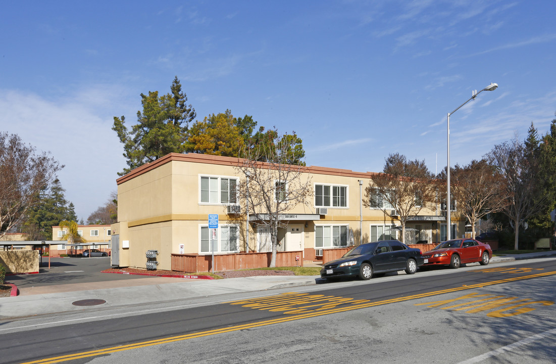 Continental Gardens in Santa Clara, CA - Building Photo