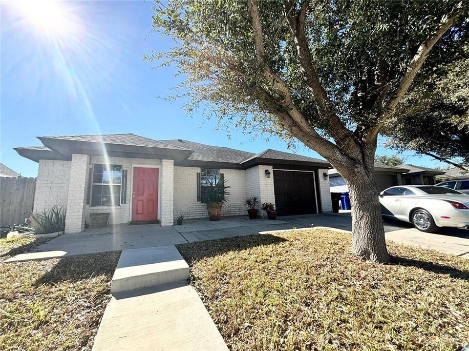 3105 Indian Hill Ave in McAllen, TX - Building Photo