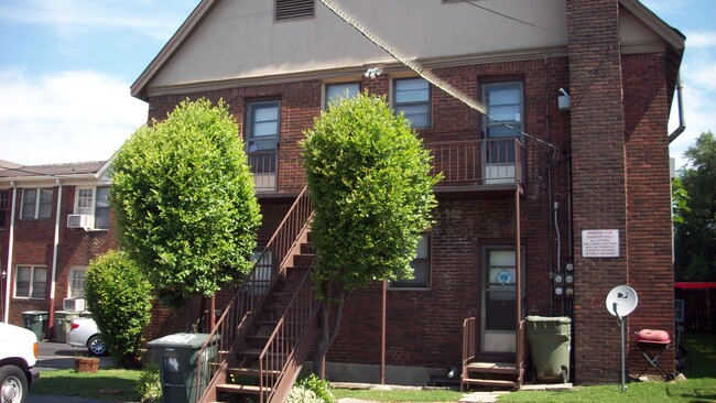 1861 Poplar Ave, Unit 3 photo'