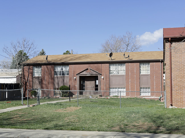 2357 S Locust St in Denver, CO - Building Photo - Building Photo