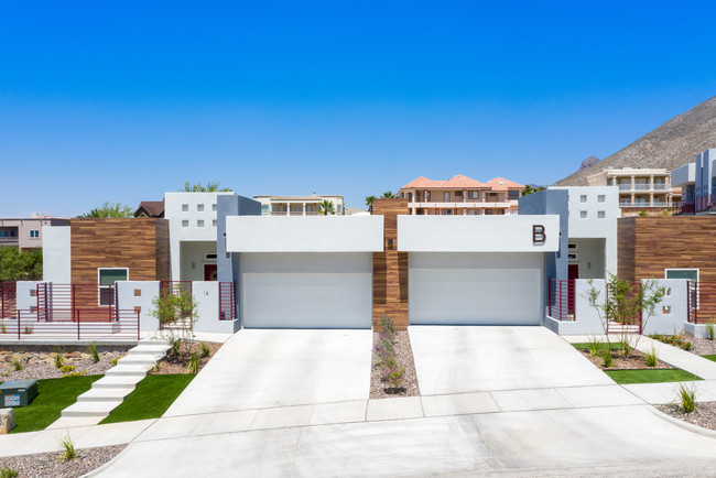 Luxx Verge Villas in El Paso, TX - Building Photo - Building Photo