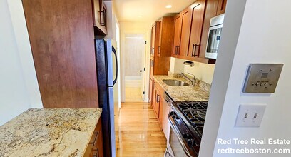 88 W Cedar St, Unit 7 in Boston, MA - Foto de edificio - Building Photo