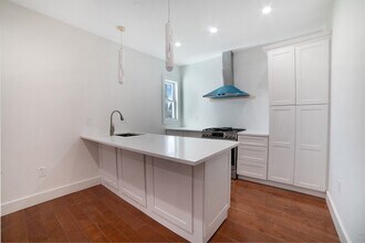 49 Walker St in Quincy, MA - Building Photo - Building Photo