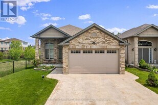 2884 Devon Road in London, ON - Building Photo