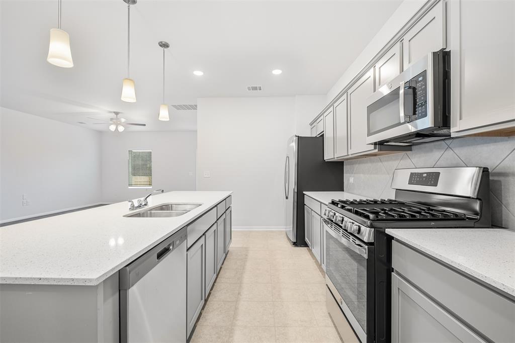 160 Olympic Pk Dr in Kyle, TX - Building Photo