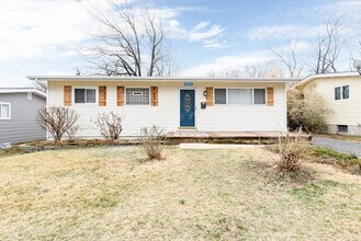 35 Alpha Dr in Florissant, MO - Building Photo - Building Photo