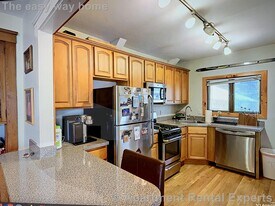 18 Bond St in Somerville, MA - Building Photo