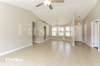 1666 Ponderosa Pine Dr E in Jacksonville, FL - Building Photo - Building Photo