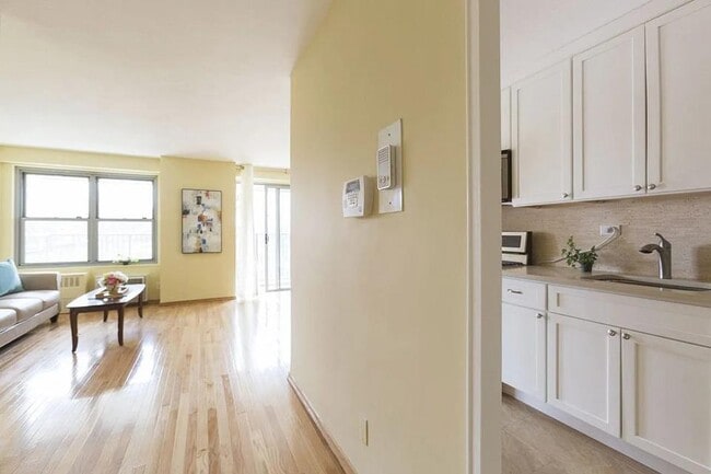 501 Surf Ave in Brooklyn, NY - Building Photo - Building Photo