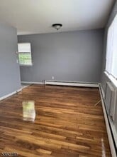 117 W 3rd Ave in Roselle, NJ - Building Photo - Building Photo