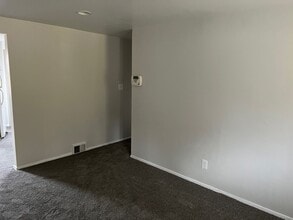 250 Bramble St in Verona, PA - Building Photo - Building Photo