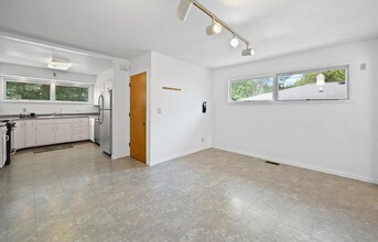 1912 Indian Trail Dr in West Lafayette, IN - Building Photo - Building Photo