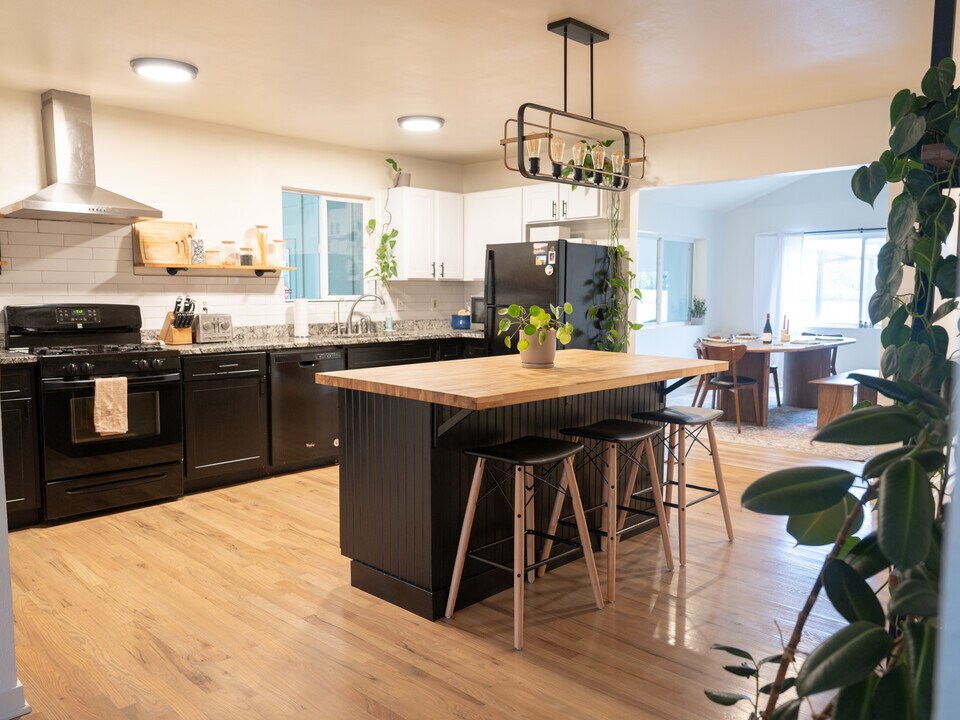 4501 Quieto Ct in Denver, CO - Building Photo