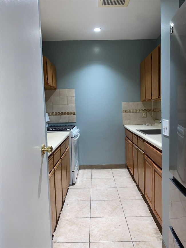 1134 Rosedale Ave in Bronx, NY - Building Photo - Building Photo