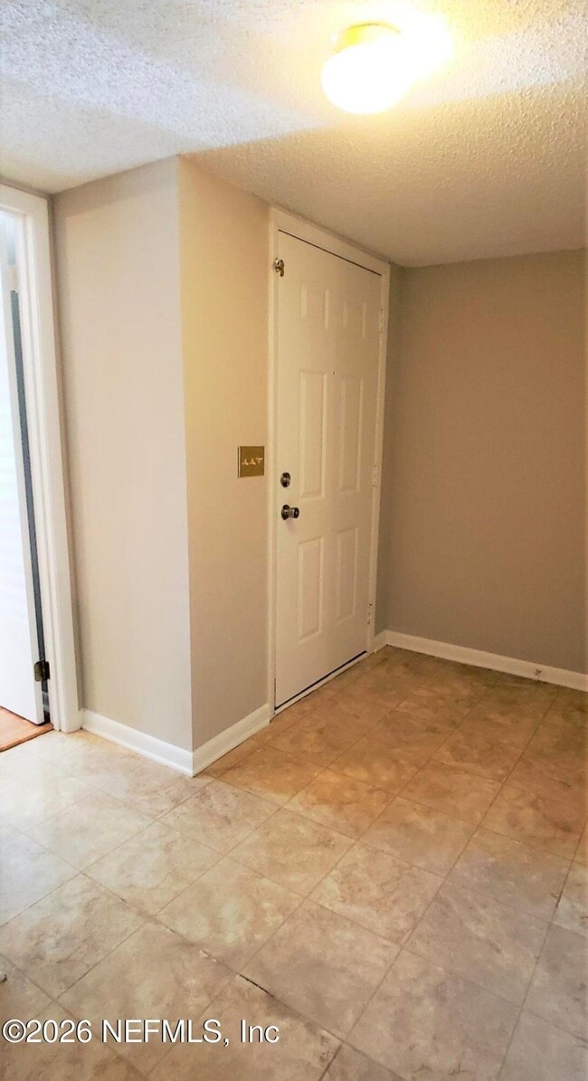 5557 Greatpine Ln S in Jacksonville, FL - Building Photo - Building Photo