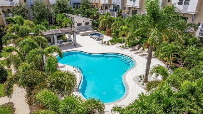 2540 12th Ter N in St. Petersburg, FL - Building Photo - Building Photo