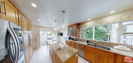 10331 La Grange Ave in Los Angeles, CA - Building Photo - Building Photo