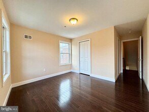 1014 E Moyamensing Ave in Philadelphia, PA - Building Photo - Building Photo