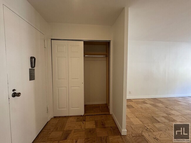 EAST 36 STREET in New York, NY - Building Photo - Building Photo