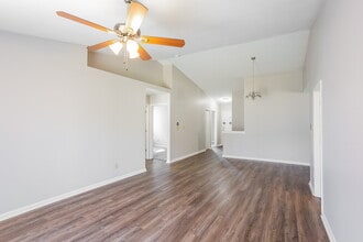 11550 Ross Common Dr in Indianapolis, IN - Building Photo - Building Photo