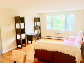 1105 Lexington St in Waltham, MA - Building Photo - Building Photo