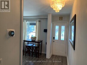 70 Rockwell Ave in Toronto, ON - Building Photo - Building Photo