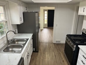 602 Longmere Dr in Kent, OH - Building Photo - Building Photo