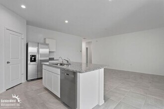 1361 W Hess Ave in Coolidge, AZ - Building Photo - Building Photo