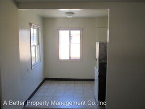 1060 Mira Mar Ave in Long Beach, CA - Building Photo - Building Photo