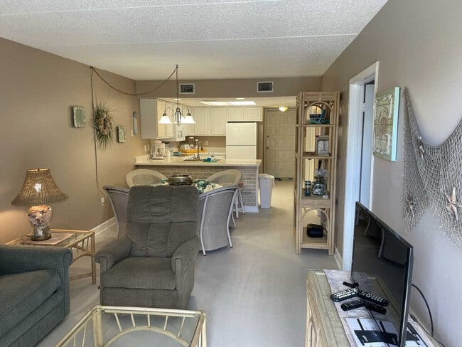 115 E Coronado Dr in South Padre Island, TX - Building Photo - Building Photo
