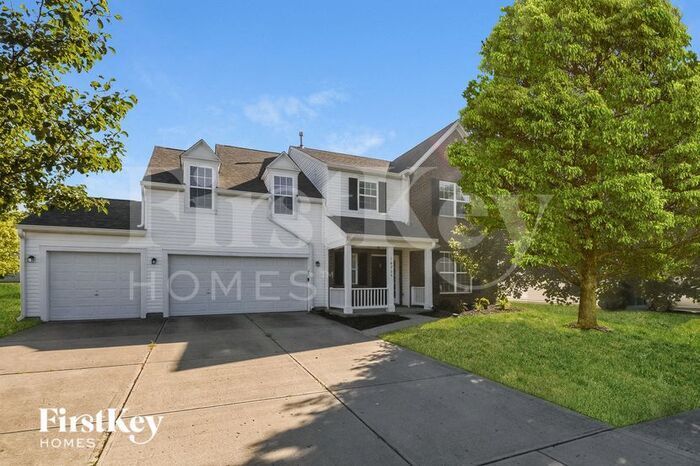 16325 Clarks Hill Way in Westfield, IN - Building Photo