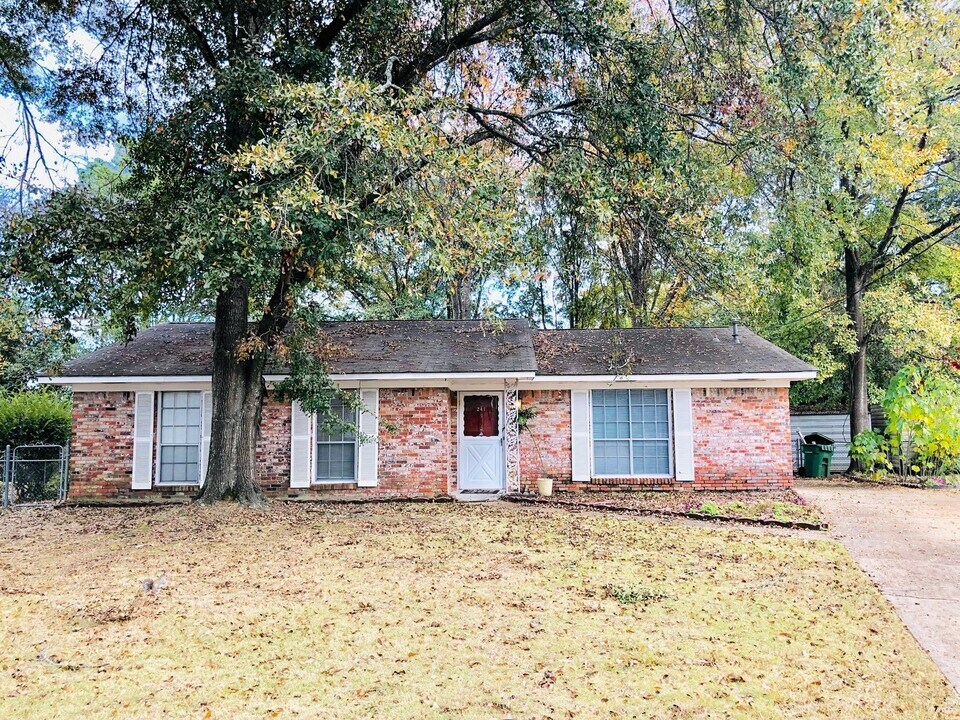 241 Kroy Dr in Montgomery, AL - Building Photo