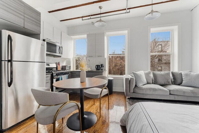 716 Madison St in Brooklyn, NY - Building Photo - Building Photo